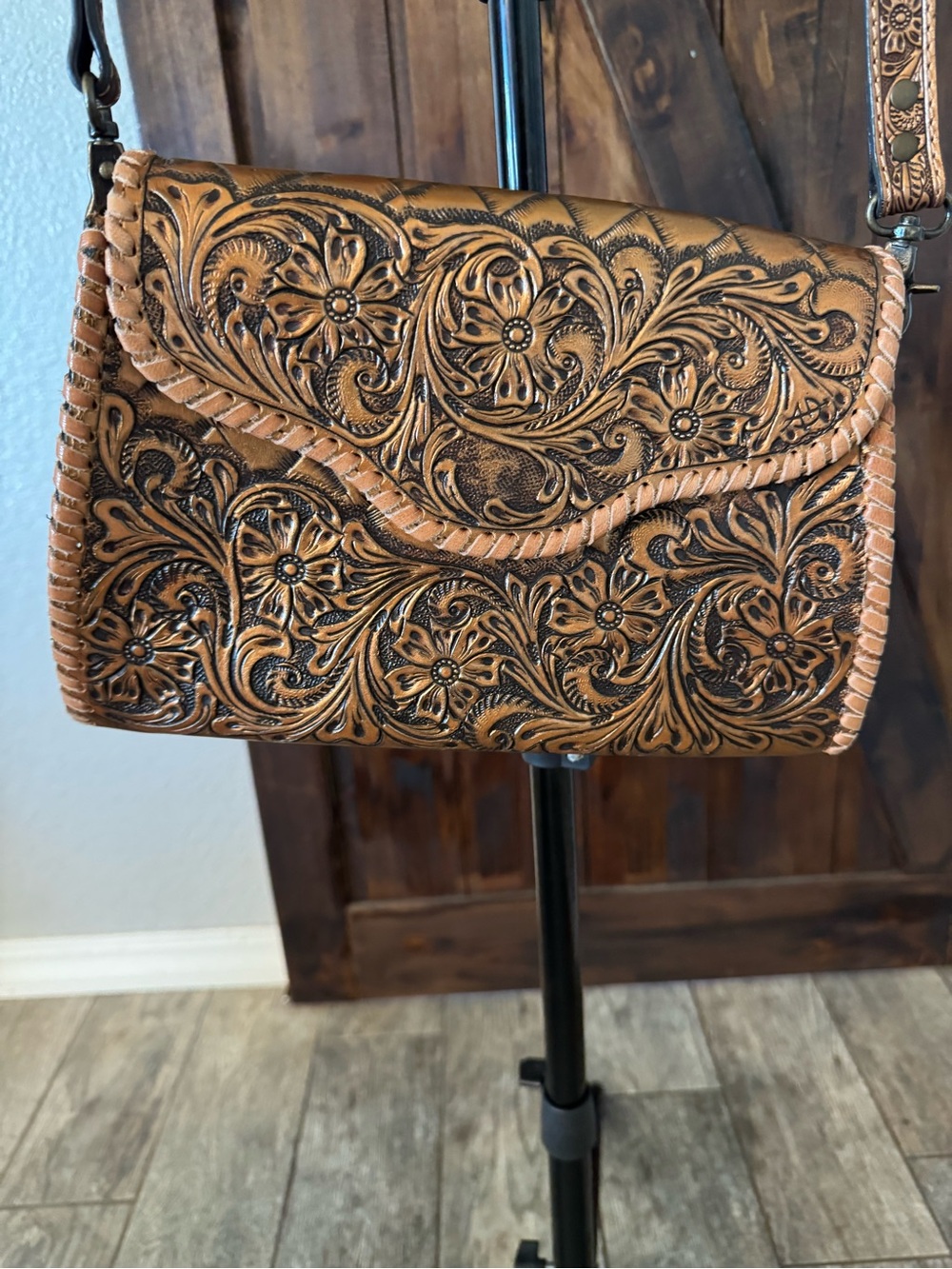 American Darling Hand-Tooled Floral Leather Crossbody - Tan